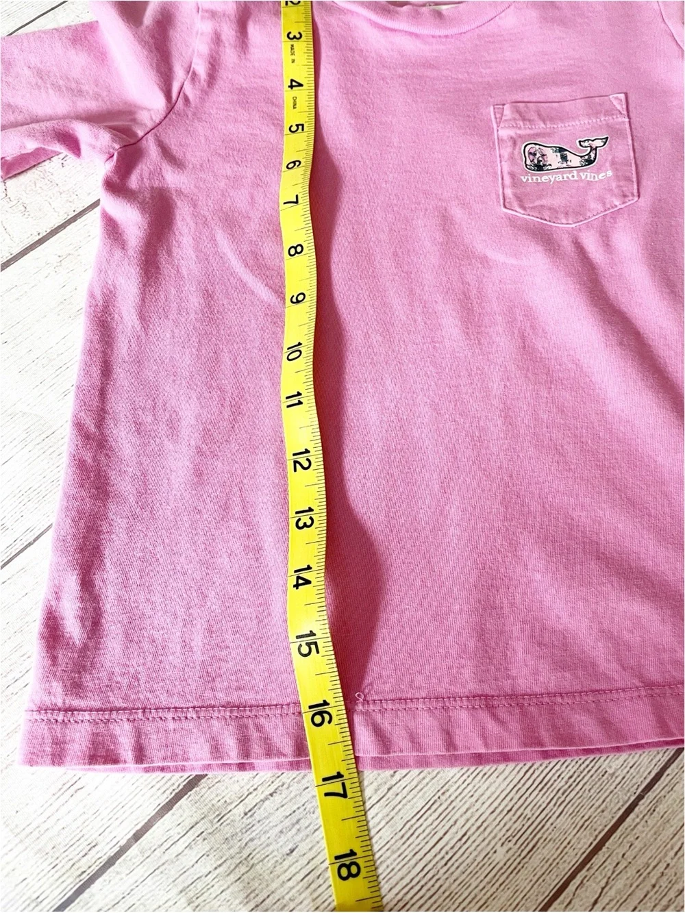 Vineyard Vines girls pink whale 🐳 logo pocket T-shirt